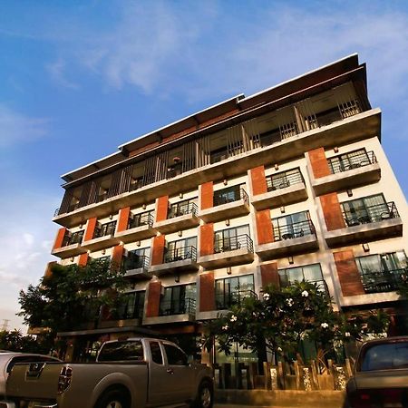 B2 Khamtieng Boutique & Budget Hotel Чиангмай Екстериор снимка
