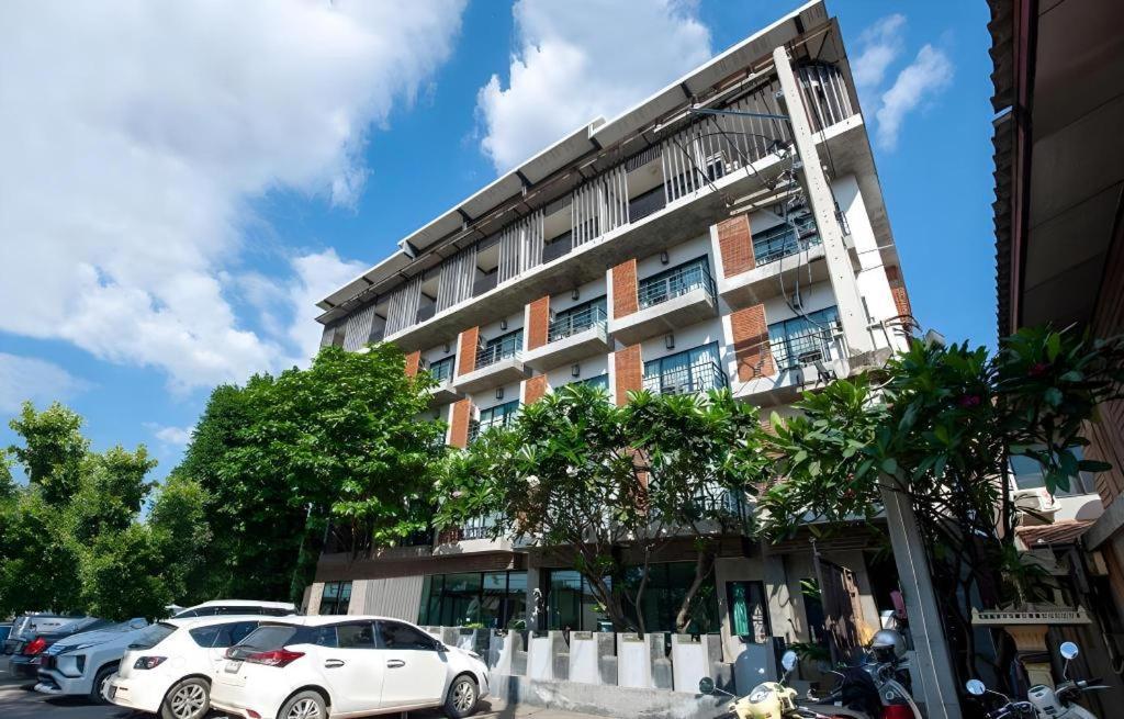 B2 Khamtieng Boutique & Budget Hotel Чиангмай Екстериор снимка