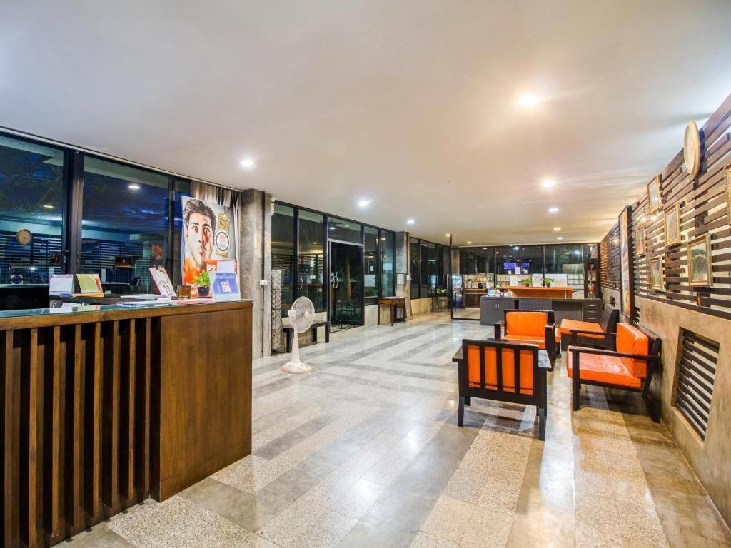 B2 Khamtieng Boutique & Budget Hotel Чиангмай Екстериор снимка
