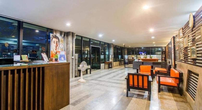 B2 Khamtieng Boutique & Budget Hotel Чиангмай Екстериор снимка