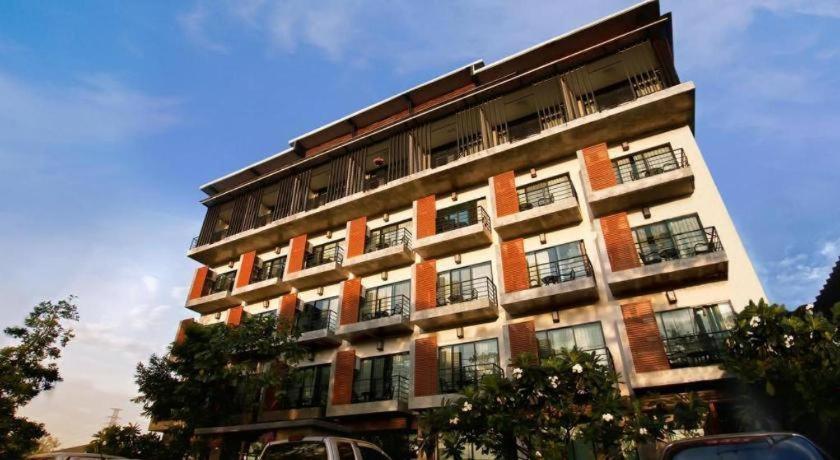B2 Khamtieng Boutique & Budget Hotel Чиангмай Екстериор снимка