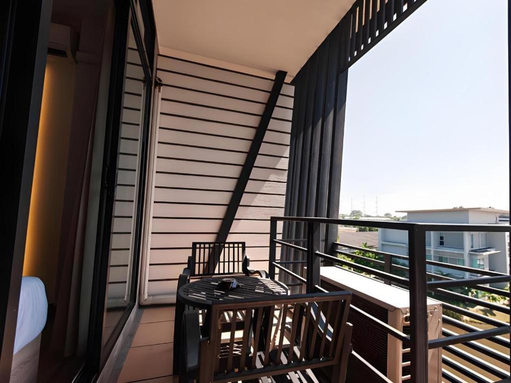 B2 Khamtieng Boutique & Budget Hotel Чиангмай Екстериор снимка