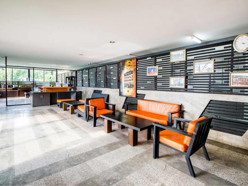 B2 Khamtieng Boutique & Budget Hotel Чиангмай Екстериор снимка